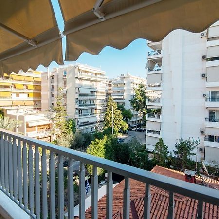 Luxury 1-Bedroom Apartment By The Sea In أثينا المظهر الخارجي الصورة