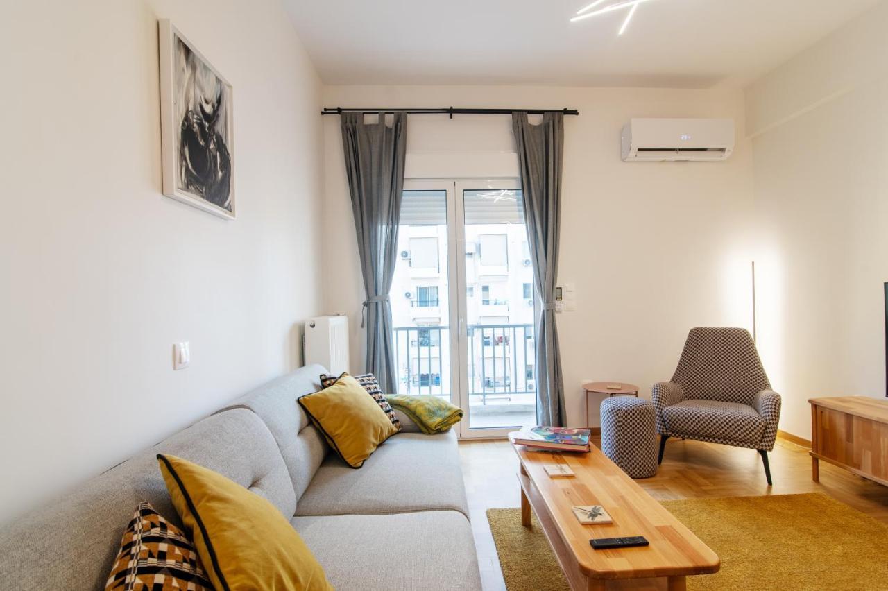 Luxury 1-Bedroom Apartment By The Sea In أثينا المظهر الخارجي الصورة