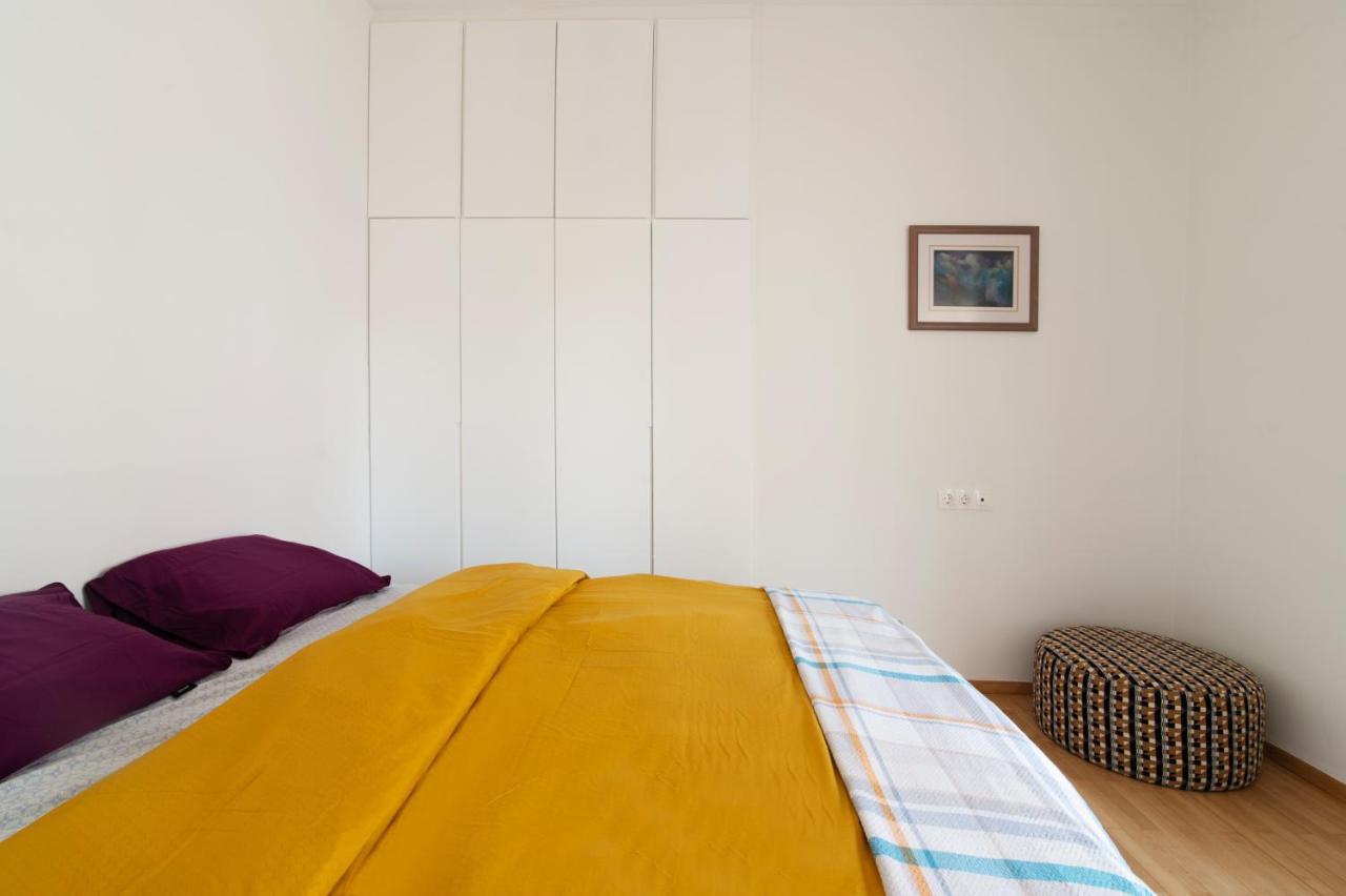Luxury 1-Bedroom Apartment By The Sea In أثينا المظهر الخارجي الصورة